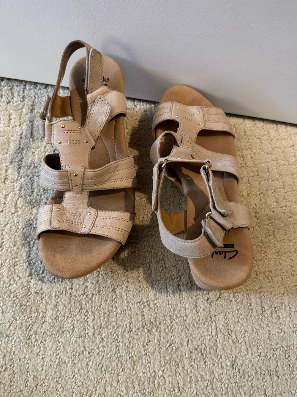 Clarks Women's Tan Multi-Strap Comfort Wedge Sandals